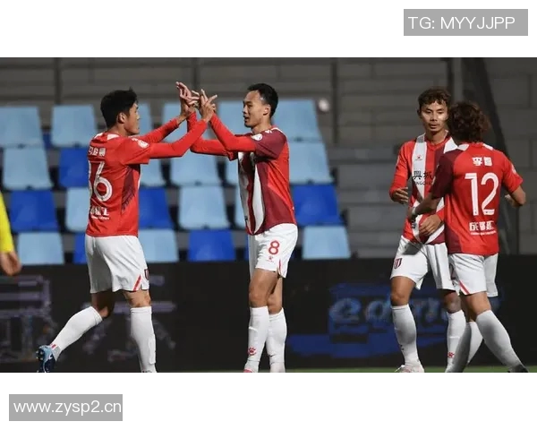 成都足球队比赛经验引发热议球迷对战术选择和球员表现各执己见